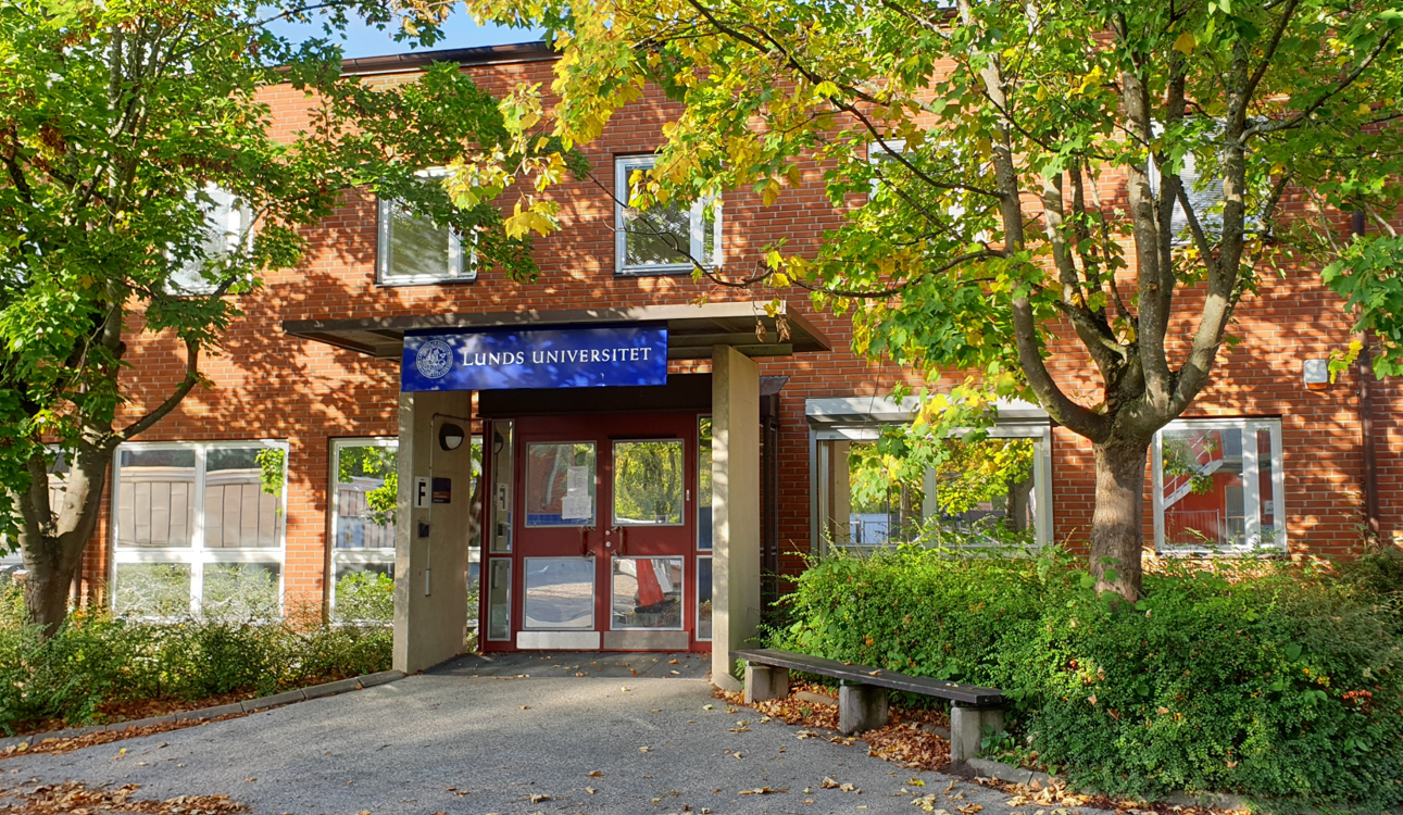 Entrance of the Division's building. Photo.
